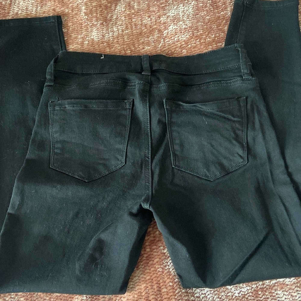Mid Rise Ankle Skinny Jeans 🖤 - Picture 2 of 3